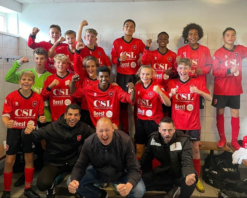 RODA JO15-1 teamfoto 3.jpg