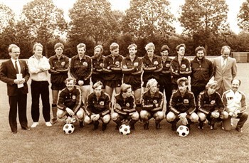 zon1_in_de_nieuwe_nobo_outfit_sepia_350x229.jpg