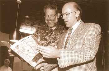 38_overhandiging_jubileumboek_350x228.jpg