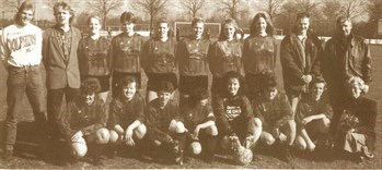 21_1989_damesteam2_349x156.jpg