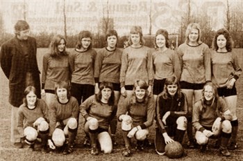 1972-1973_dms_sepia_350x233.jpg