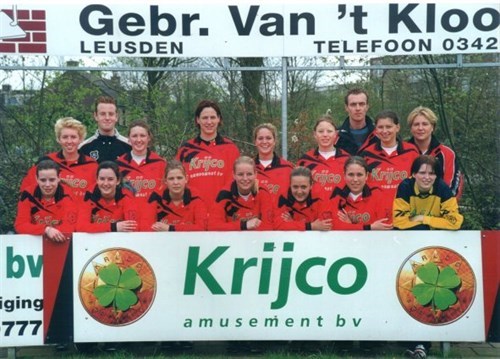 2000-2001 dames1_500x359.jpg