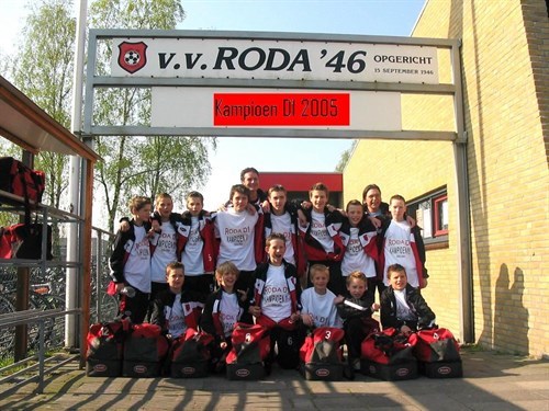 2004-2005 d1_500x375.jpg