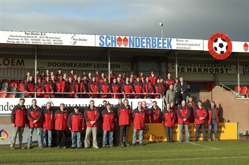 2004-2005 trainers en leiders_496x330.jpg